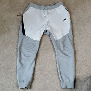 Nike tech fleece jogger pants